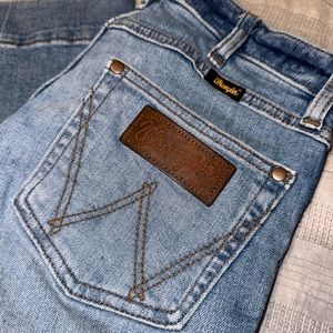 Wrangler “Retro” High Rise Trouser jeans